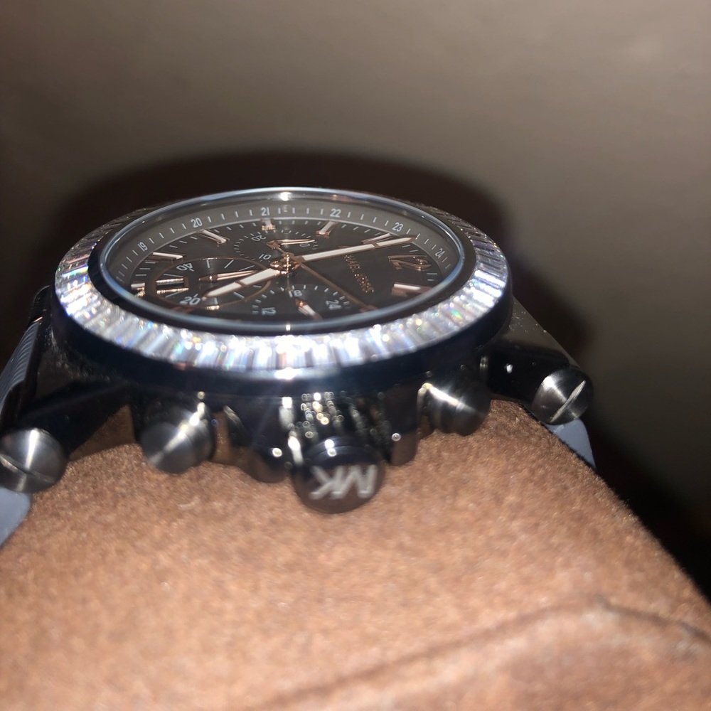 Michael Kors Watches - Picture 5 of 7